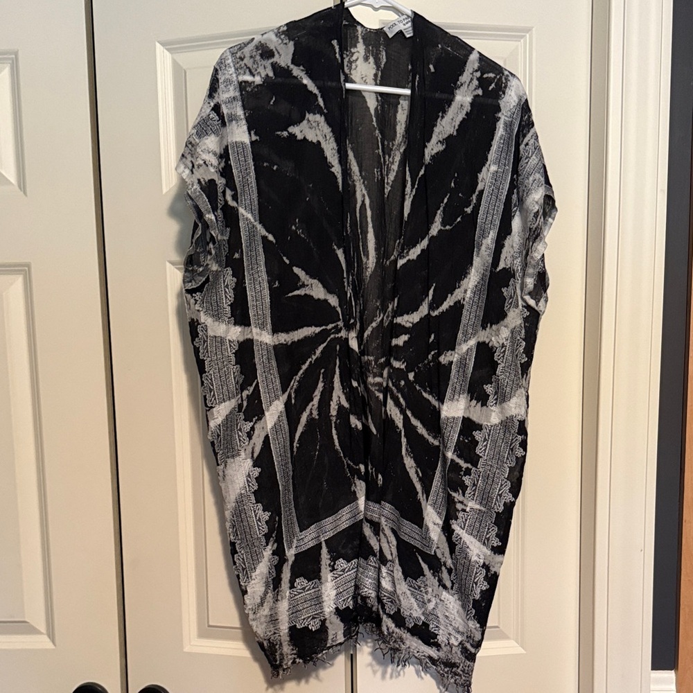 Black and White Wrap/Shawl